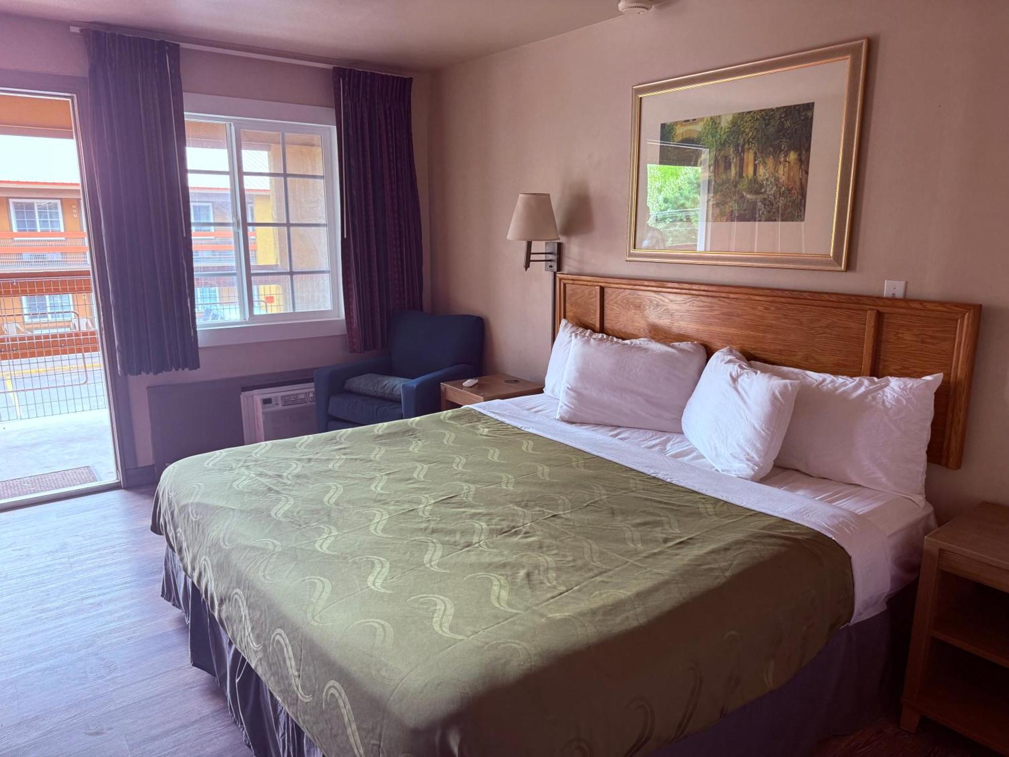 Adobe Motel 3*