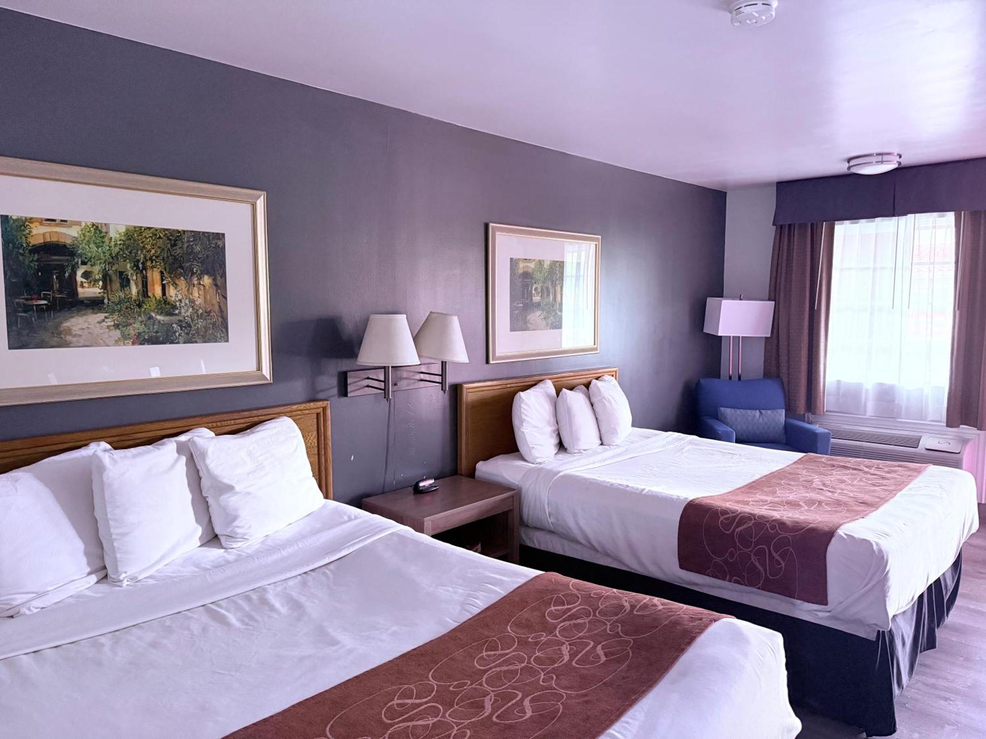 Adobe Motel 3*